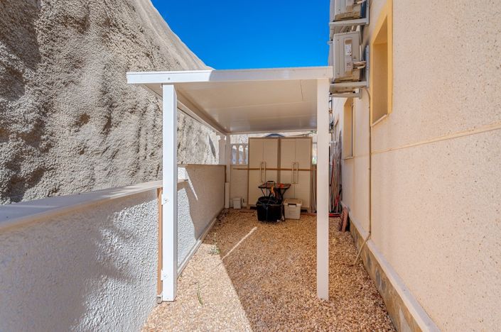 Image No.9-2 Bed Townhouse for sale