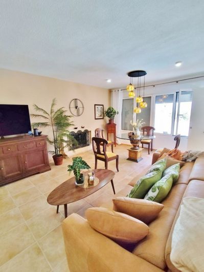 Image No.2-Villa de 4 chambres à vendre à Villamartin