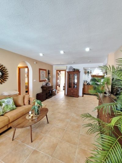 Image No.6-Villa de 4 chambres à vendre à Villamartin