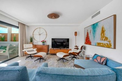 1447-646184-78d1f4f8b6655591b02d22fabb36a692d