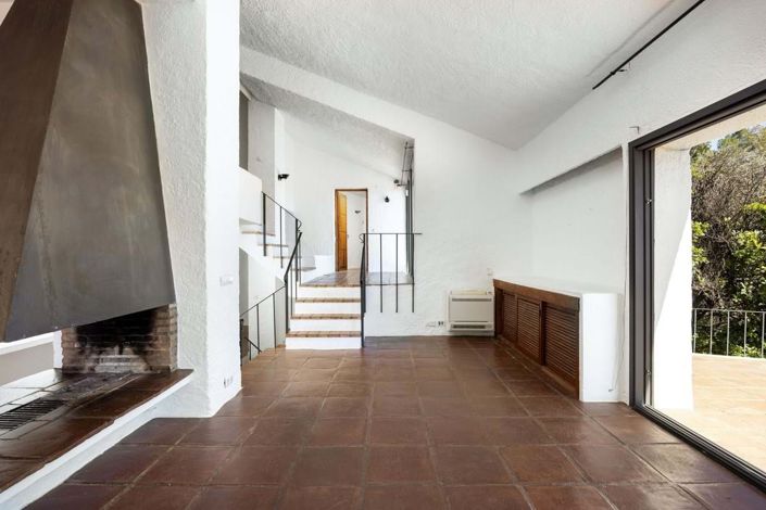 Image No.30-6 Bed Villa for sale