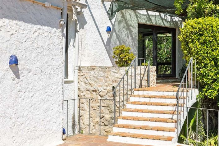 Image No.44-6 Bed Villa for sale