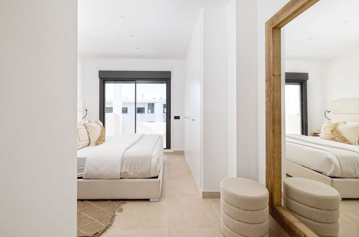 Image No.19-2 Bed Apartment for sale