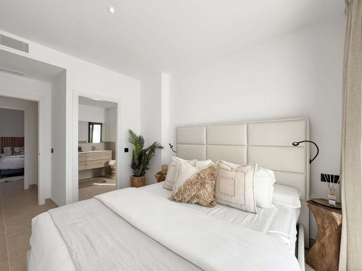 Image No.25-2 Bed Apartment for sale