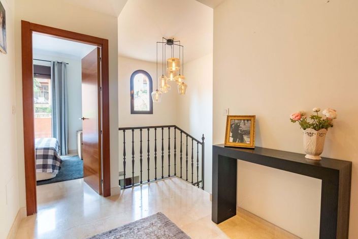 Image No.14-3 Bed Townhouse for sale