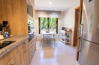 1447-647651-78d1f4f8b6655591b02d22fabb36a692d