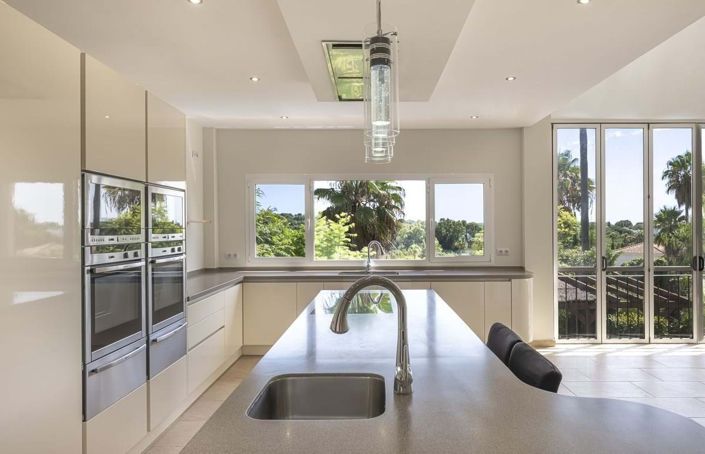 Image No.11-5 Bed Villa for sale