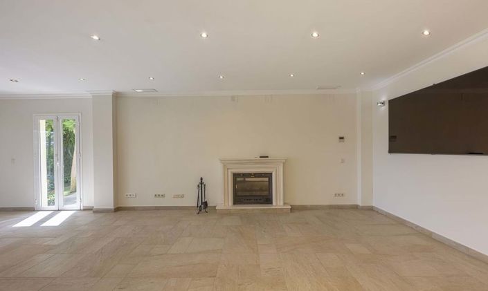 Image No.13-5 Bed Villa for sale