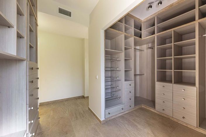 Image No.3-5 Bed Villa for sale