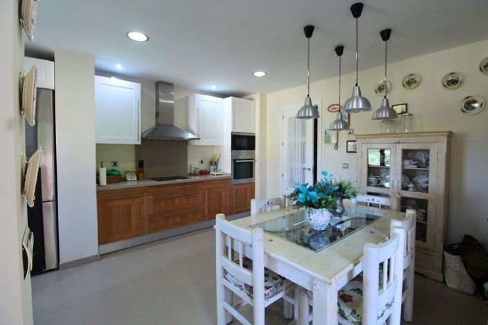 Image No.10-2 Bed Apartment for sale