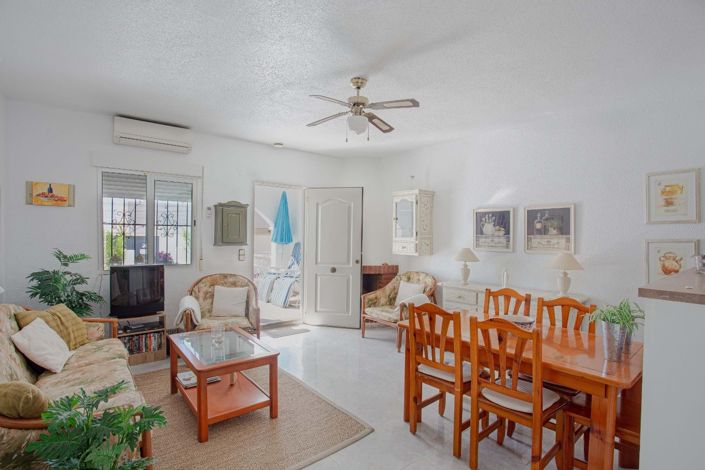 Image No.2-Villa de 3 chambres à vendre à Villamartin