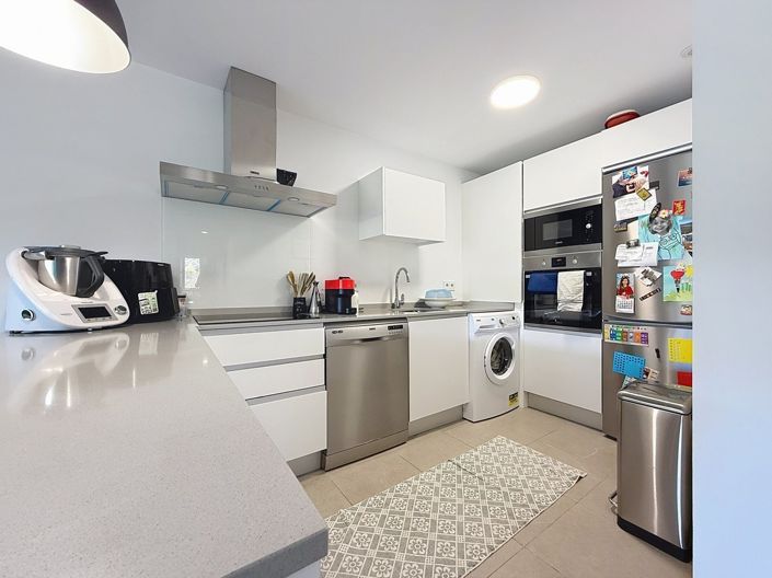 Image No.10-3 Bed Apartment for sale