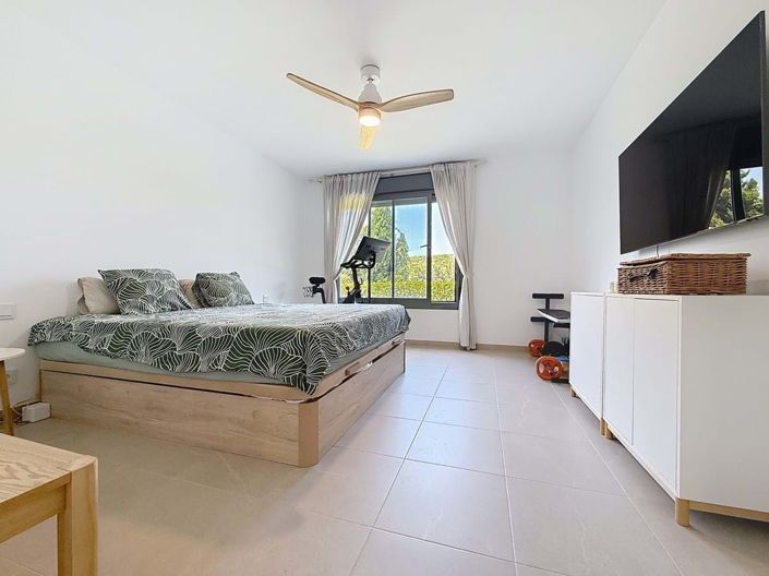 Image No.13-3 Bed Apartment for sale