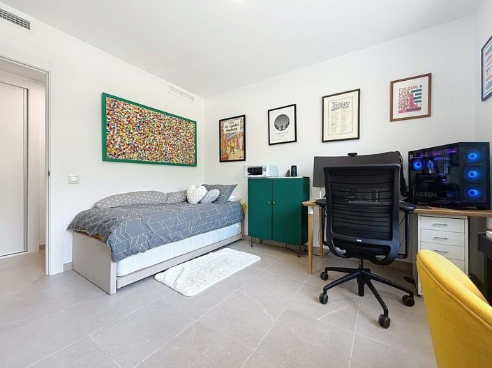 Image No.17-3 Bed Apartment for sale