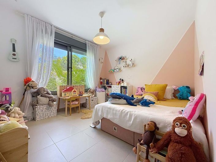 Image No.18-3 Bed Apartment for sale