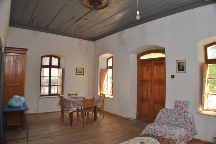 Image No.8-2 Bed House for sale