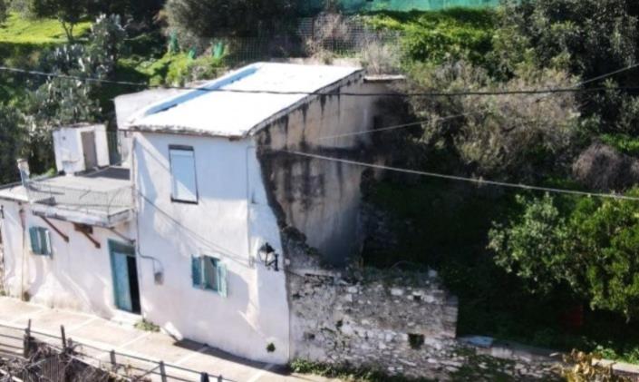 Image No.2-House for sale