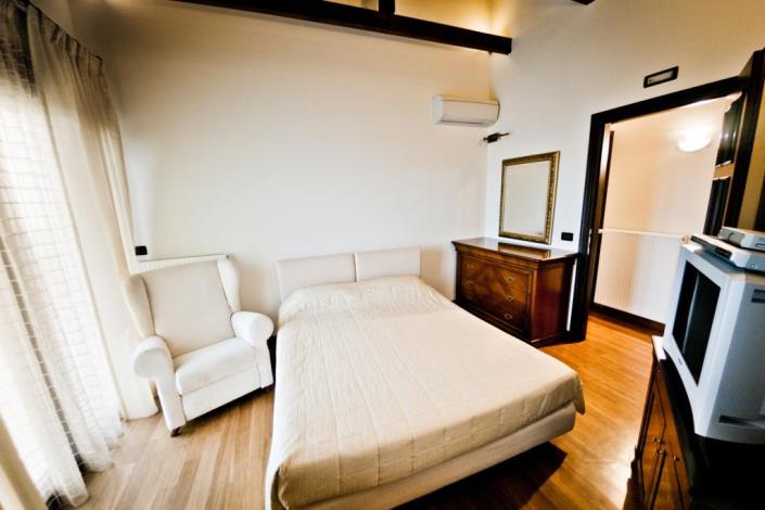 Image No.17-4 Bed Villa / Detached for sale