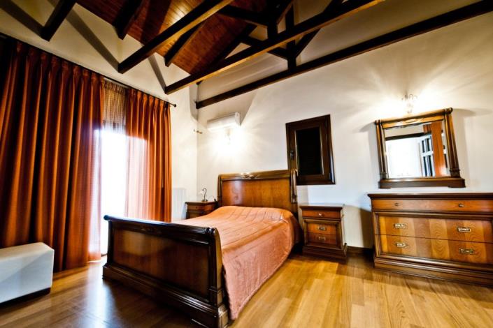 Image No.15-4 Bed Villa / Detached for sale