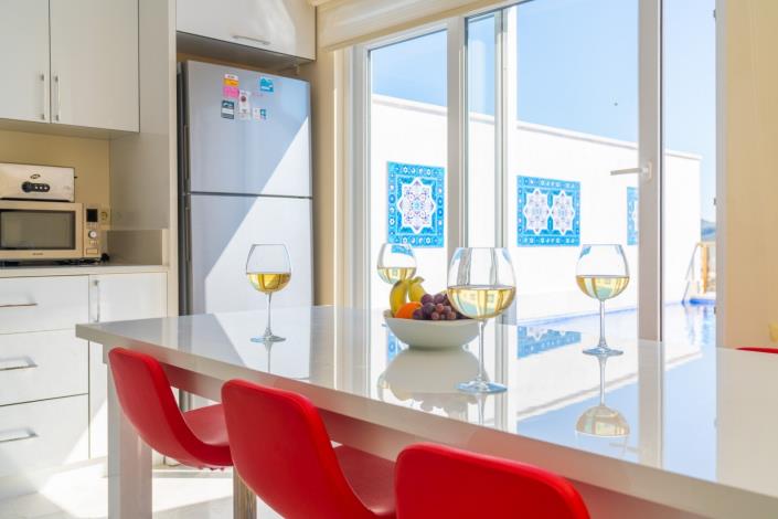 Image No.10-3 Bed Apartment for sale