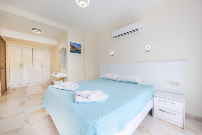 Image No.15-3 Bed Apartment for sale