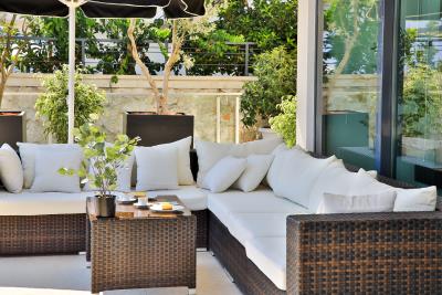 confy-seating-outside