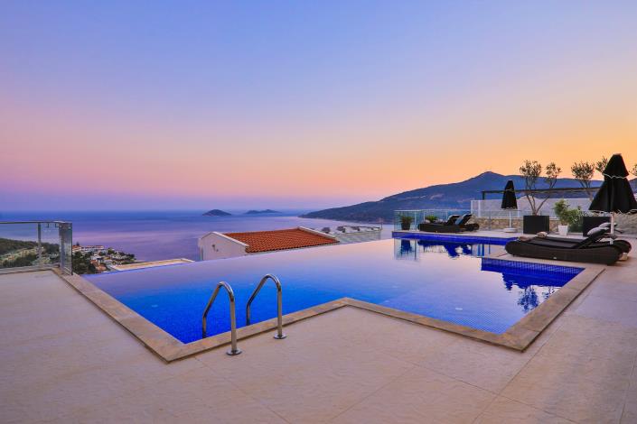 Image No.48-4 Bed Villa / Detached for sale