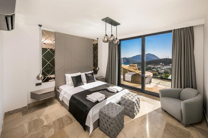 Image No.12-6 Bed Villa / Detached for sale