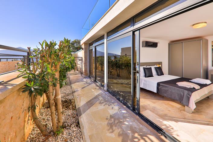 Image No.50-6 Bed Villa / Detached for sale