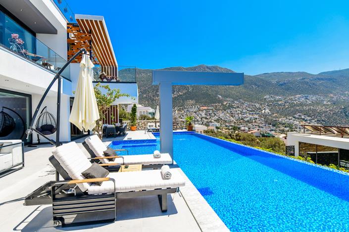 Image No.14-5 Bed Villa / Detached for sale