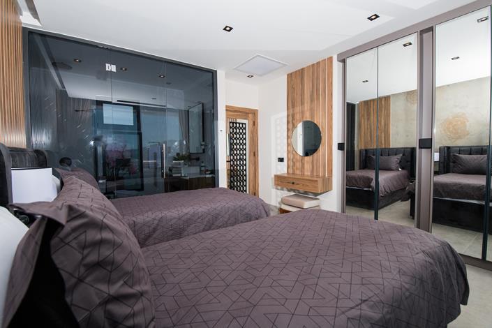 Image No.28-5 Bed Villa / Detached for sale