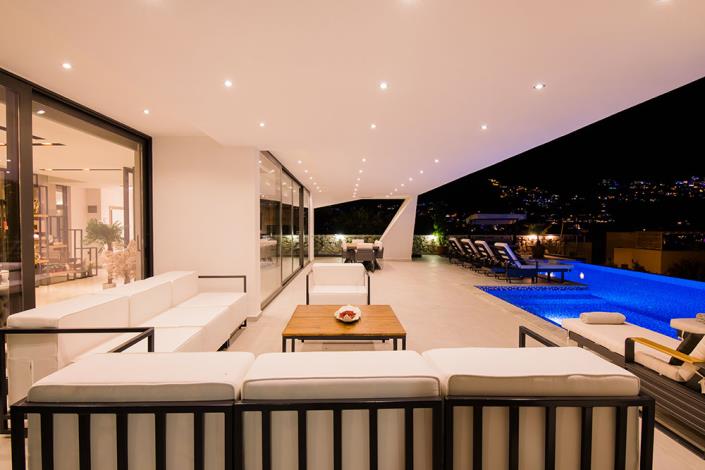 Image No.42-5 Bed Villa / Detached for sale