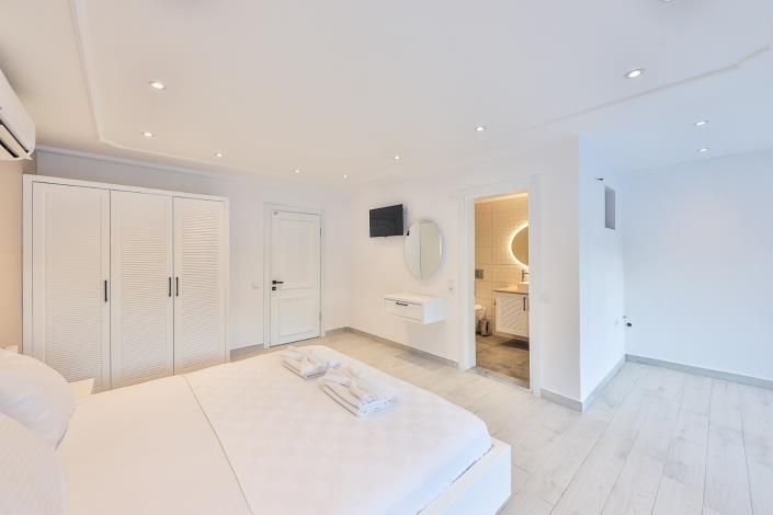 Image No.11-3 Bed Villa for sale