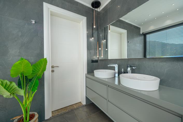 Image No.14-5 Bed Villa / Detached for sale