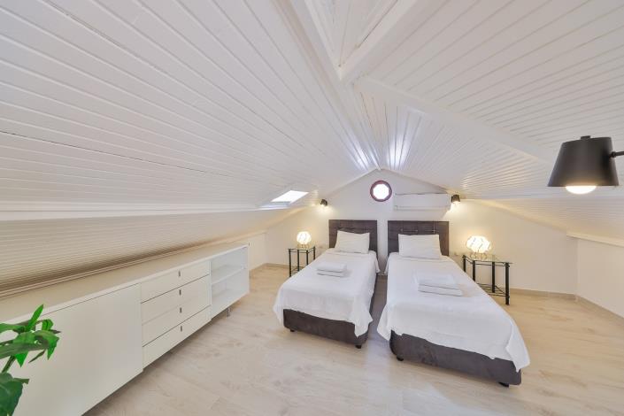 Image No.46-4 Bed Villa / Detached for sale