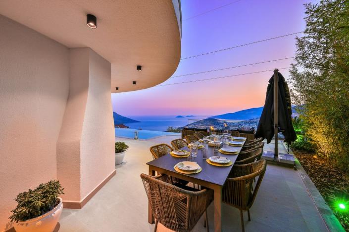 Image No.25-5 Bed Villa / Detached for sale