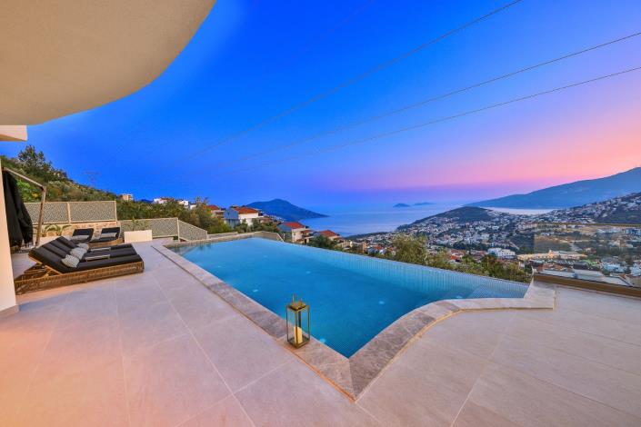 Image No.57-5 Bed Villa / Detached for sale