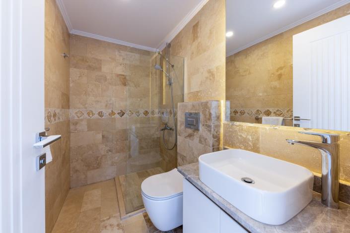 Image No.54-5 Bed Villa / Detached for sale