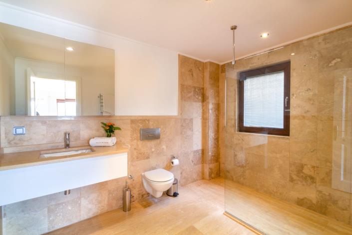 Image No.19-6 Bed Villa for sale