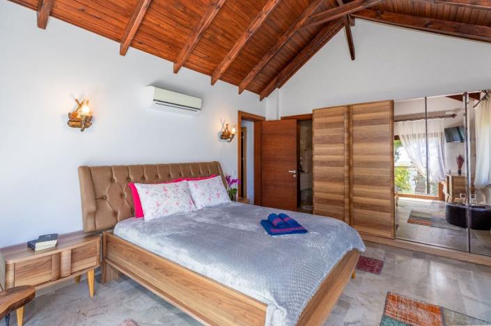 Image No.24-4 Bed Villa / Detached for sale