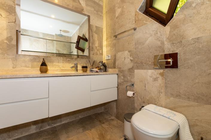 Image No.37-4 Bed Villa / Detached for sale