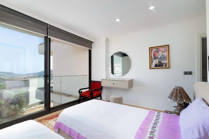 Image No.19-2 Bed Apartment for sale