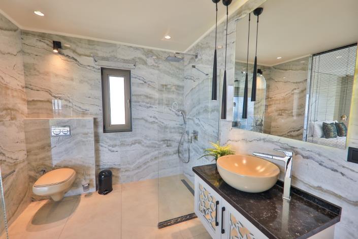 Image No.29-4 Bed Villa / Detached for sale