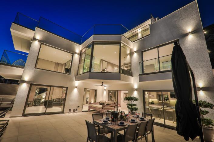 Image No.55-4 Bed Villa / Detached for sale