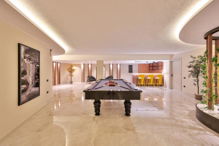 Image No.45-5 Bed Villa / Detached for sale