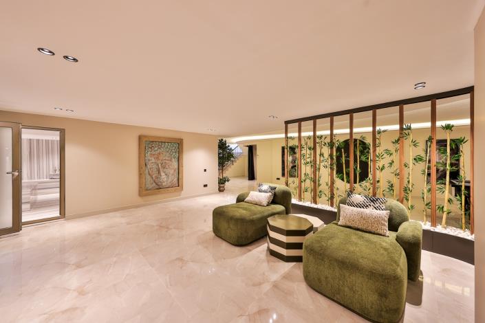 Image No.48-5 Bed Villa / Detached for sale