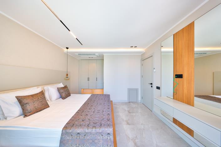 Image No.57-5 Bed Villa / Detached for sale