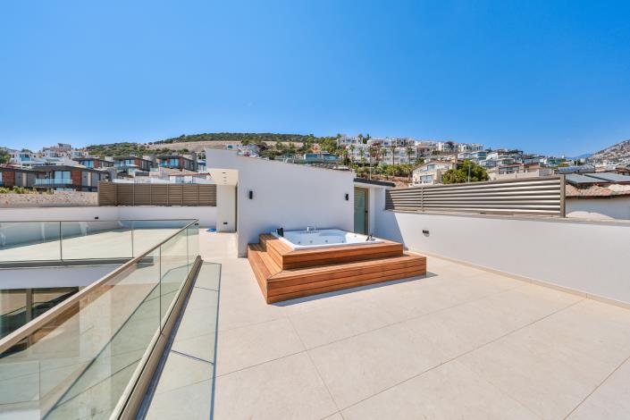 Image No.59-5 Bed Villa / Detached for sale