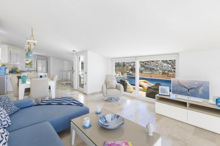 Image No.21-3 Bed Apartment for sale