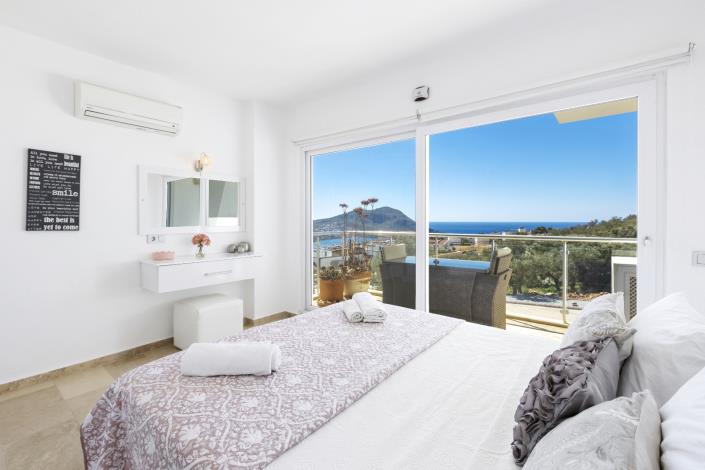 Image No.17-3 Bed Apartment for sale